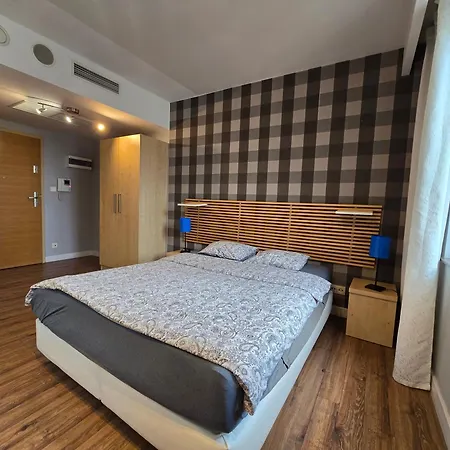 Happy Estate - Ul Krawiecka - 6th Floor Apartmán Vratislav